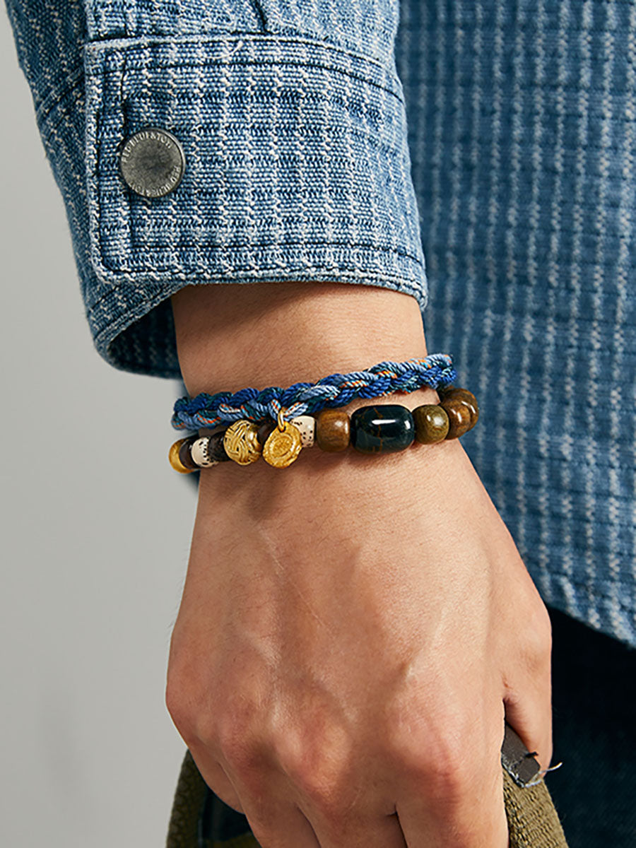 The Pure Essence Agate & Sandalwood Bracelet