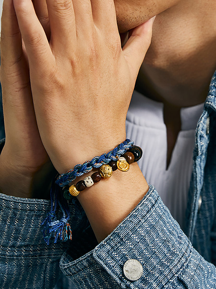 The Pure Essence Agate & Sandalwood Bracelet